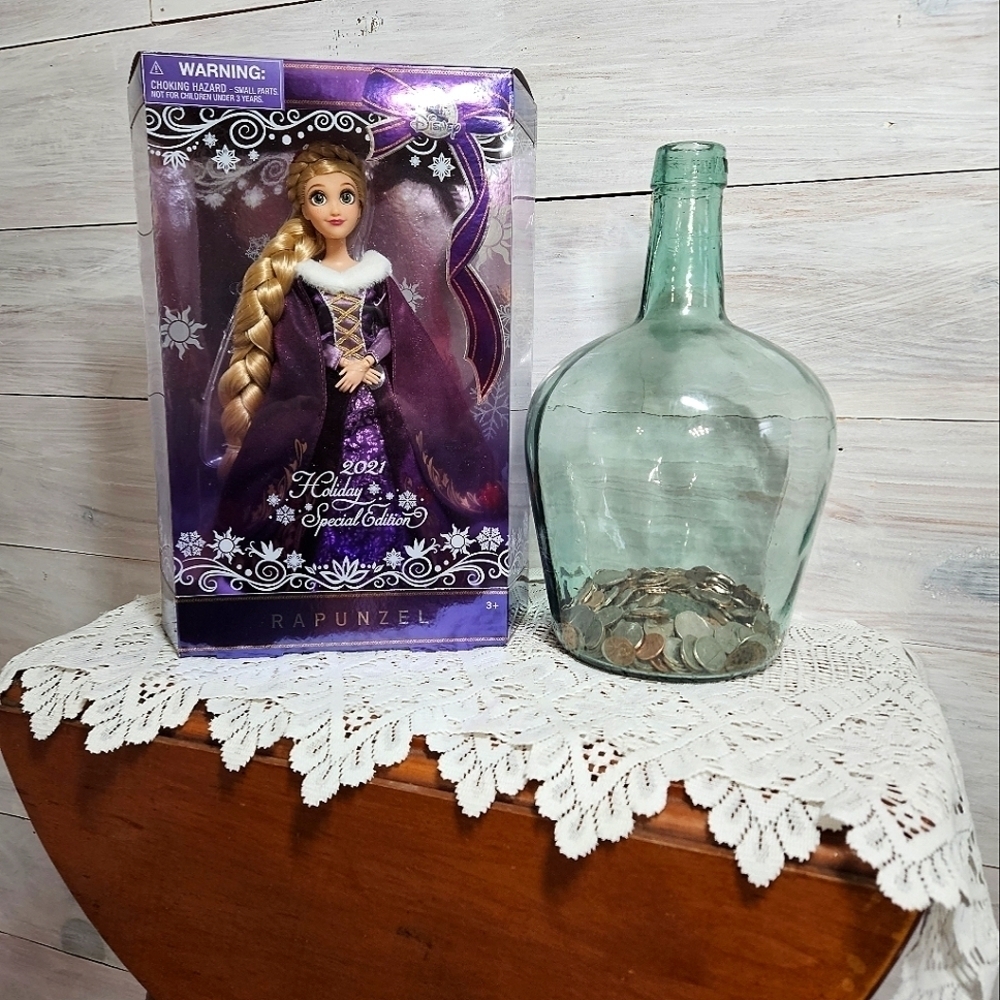 DISNEY Rapunzel Doll 2021 Holiday Special Edition NEW IN BOX